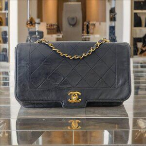 AUTHENTIC Chanel Medium Lambskin Diana Flap Handbag Crossbody